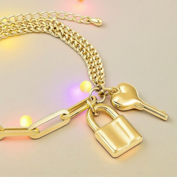 🆕️ Minimalist Padlock Heart Key Bracelet 18K Gold Plated Stainless Steel - Picture 8 of 11
